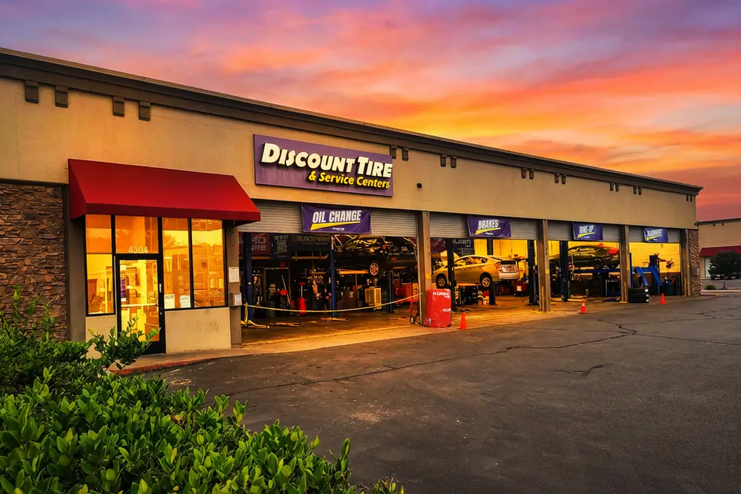 Discount Tire & Service Centers Fresno storefront at 4304 West Shaw Avenue