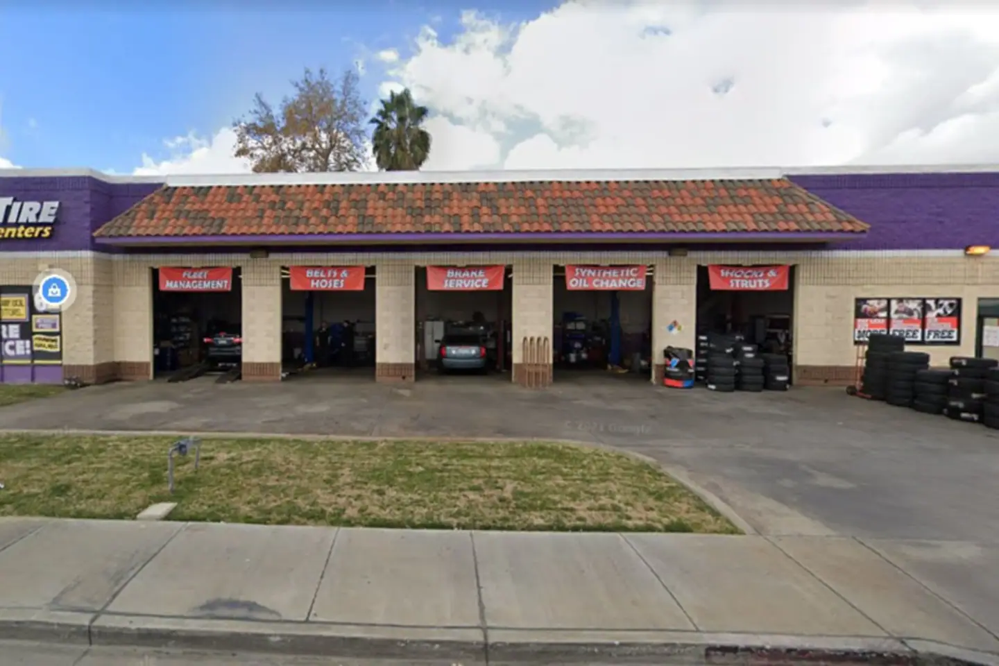 Discount Tire & Service Centers Hemet storefront at 500 West Florida Avenue